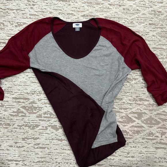 Old Navy Color-block Knitted Sweater. Large - Picture 4 of 11